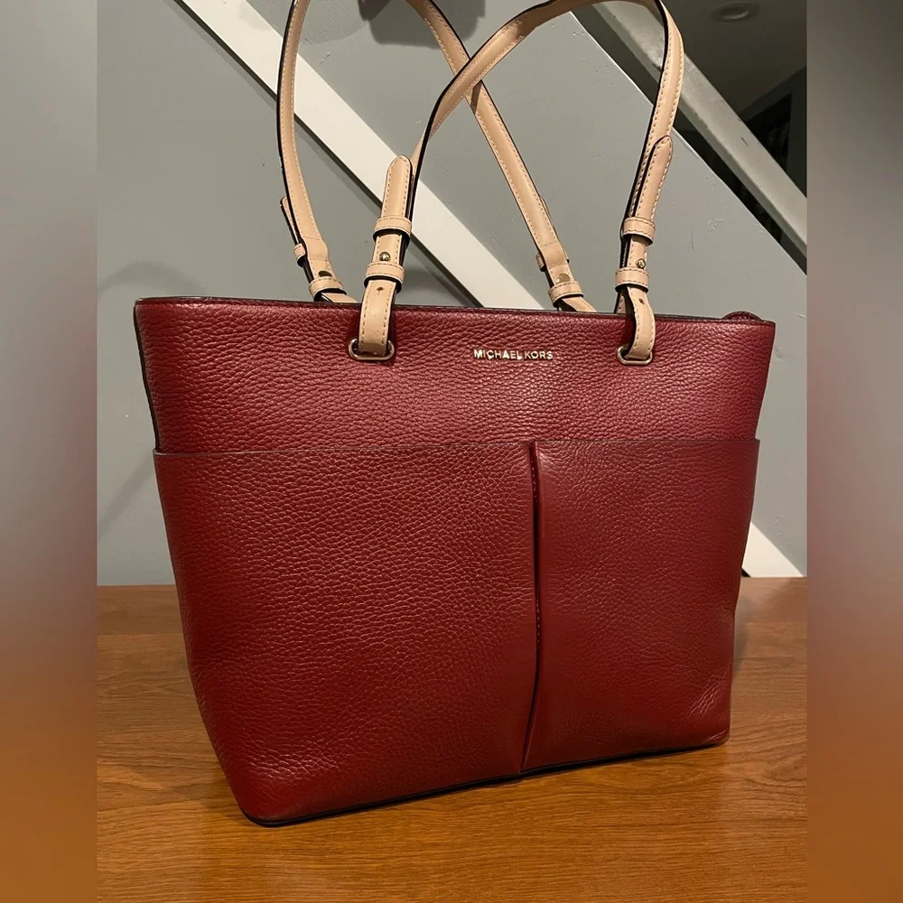 Michael Kors maroon tote bag. Barely used! GREAT CONDITION! - Picture 1 of 6